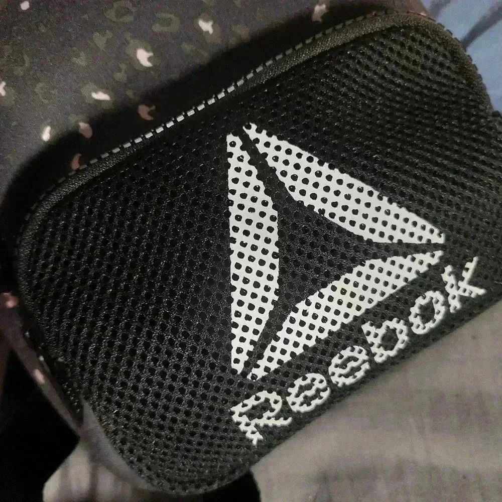 COPY - NWOT Reebok mini bag - Picture 6 of 10